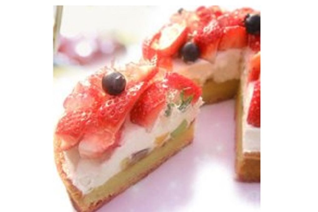 フルフルジュレとたっぷり苺のspecialタルト 14cm 2