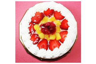 いちごとマンゴーのデコレーションケーキ 5号 15cm