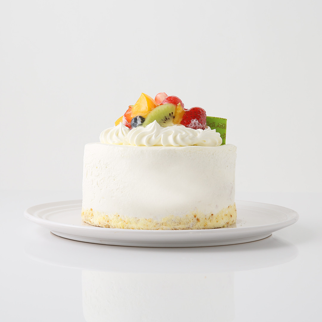 旬の完熟フルーツバースデーケーキ 7号 21cm（ﾊﾟﾃｨｽﾘｰｱﾝｸﾞﾚｰｽﾞ