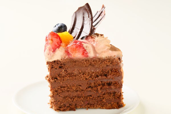 生チョコバースデーケーキ 6号 18cm（ﾊﾟﾃｨｽﾘｰｱﾝｸﾞﾚｰｽﾞ*ﾌｨｰﾕ