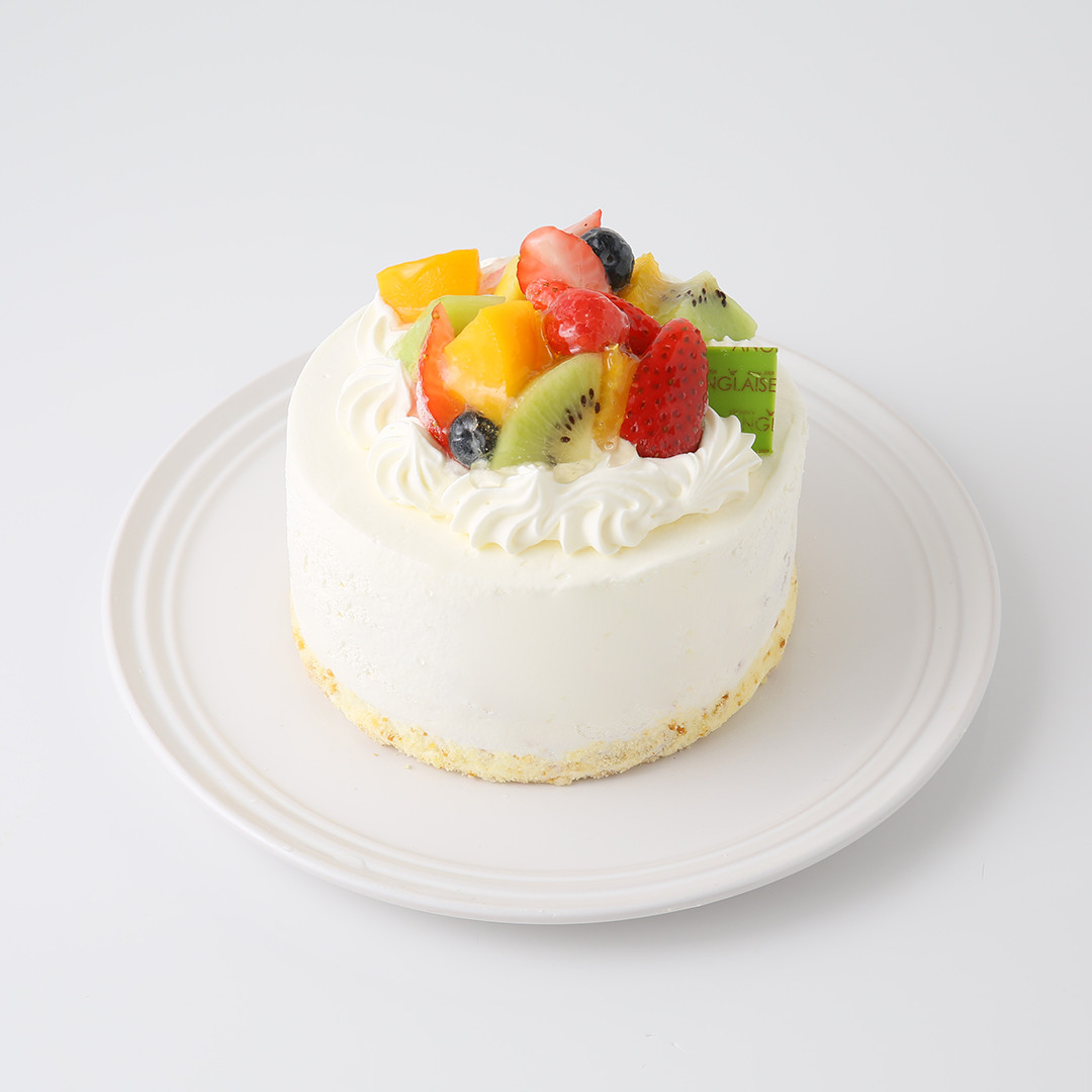 旬の完熟フルーツバースデーケーキ 6号 18cm（ﾊﾟﾃｨｽﾘｰｱﾝｸﾞﾚｰｽﾞ*ﾌｨｰﾕ） | Cake.jp