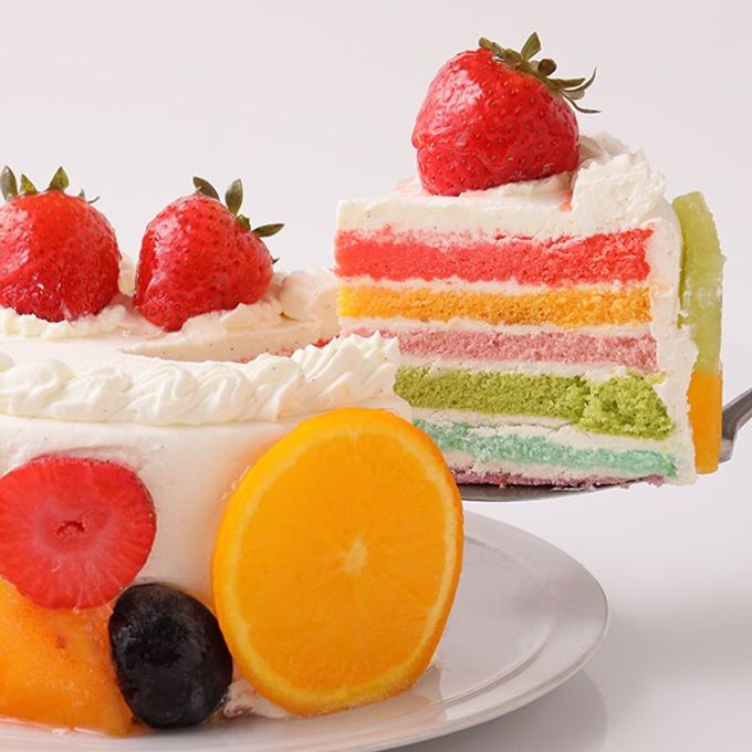 輪切りのフルーツが付くかわいい萌え断ケーキ♪ スペシャルレインボーケーキ 5号 15cm 1