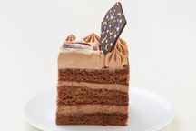 【横浜の人気店・ナッシュカッツェ】スクエア型フォトチョコ生クリームデコレーションケーキ 9cm 4