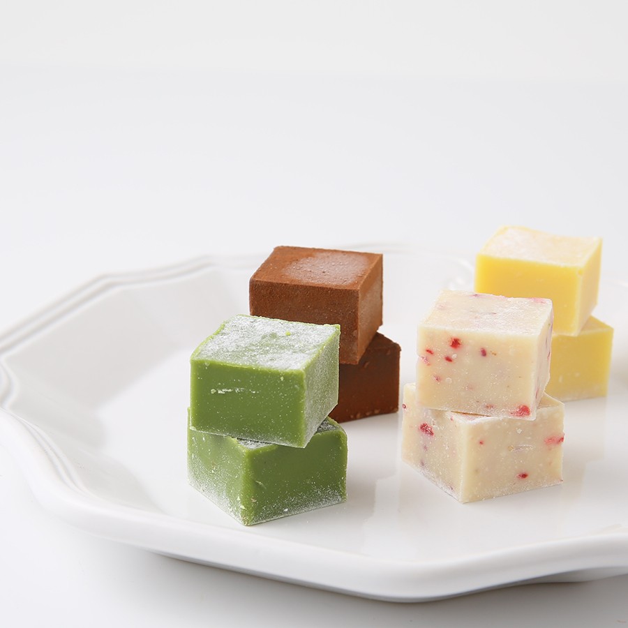 生チョコレート 16個入×4種（スイート、ストロベリー、抹茶、マンゴー） 6