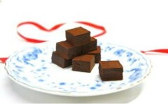 生チョコレート 32個入×4種（スイート、ストロベリー、抹茶、マンゴー）