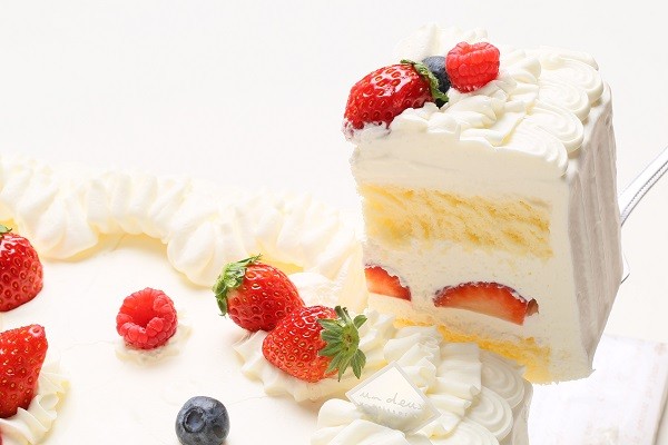 冷蔵直接配送 東京都23区内 パーティ用 苺デコレーションケーキ 長方形