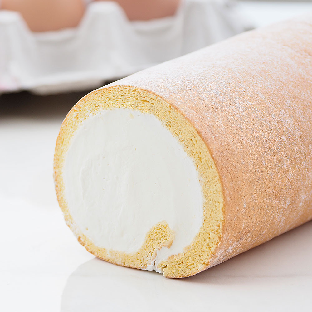 プレミアムホワイトロールケーキ 6.5×8.5×16cm roll-white（CAKE EXPRESS） | Cake.jp