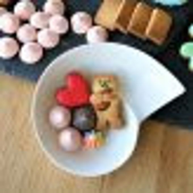 お菓子の宝石箱・くま缶(中)×緑のクローバー クッキー、メレンゲ、焼き菓子 6