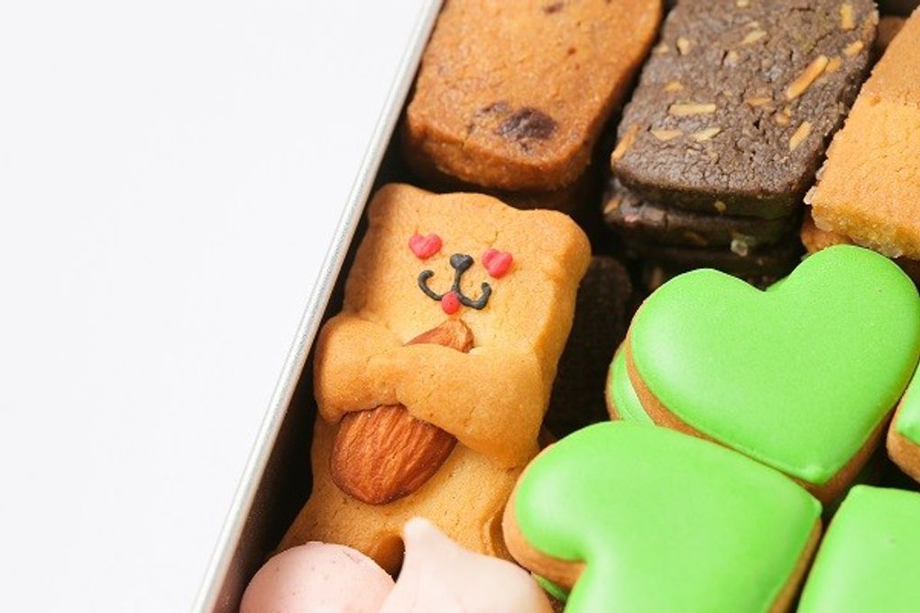 お菓子の宝石箱・くま缶(大)×四葉のクローバー クッキー、メレンゲ、焼き菓子 5