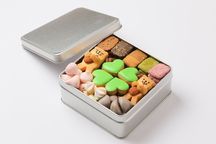 お菓子の宝石箱・くま缶(中)×緑のクローバー クッキー、メレンゲ、焼き菓子 1