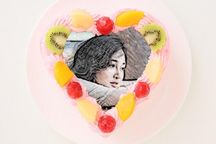  写真ケーキ ハート型 イチゴクリーム 6号 【送られてきた画像を色鉛筆画に編集できます】18cm 3