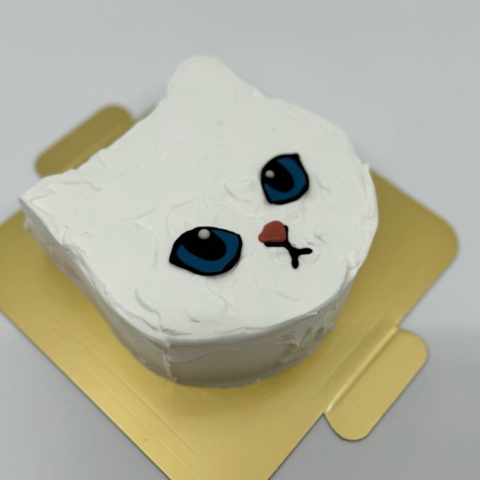 白ねこちゃん（レアチーズ＆ベリー）ムースケーキ 3