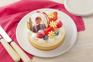 ベイクドチーズケーキとレアチーズケーキの2層仕立て 写真ケーキ ドゥーブルフロマージュ 6号 18cm 