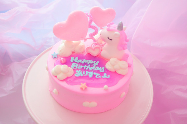 ピンクユニコーンのセンイルケーキ 3