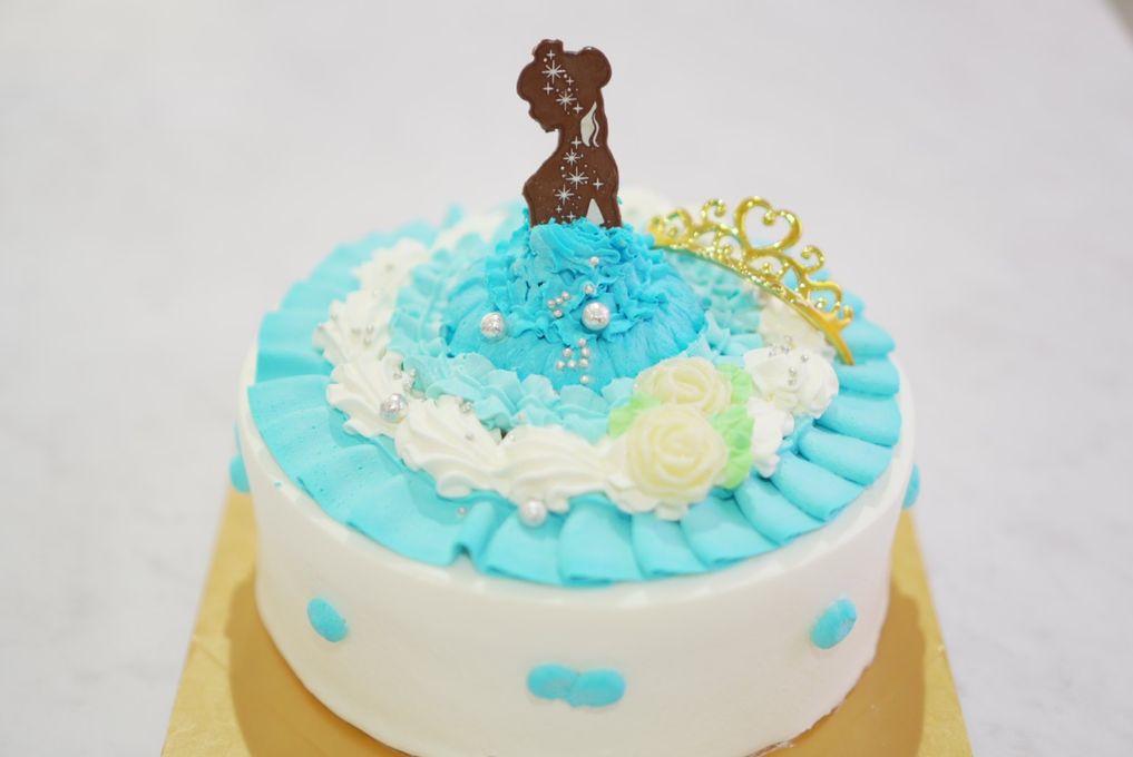 【選べる４色】プリンセス・ドレスケーキ ５号 8