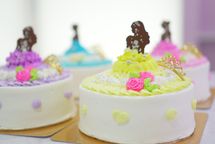 【選べる４色】プリンセス・ドレスケーキ ５号 2