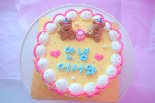 ゆきちゃん様☆コヤンイサムチョン☆ミニトートバッグ　いちごケーキ柄　くま着ぐるみ たらりんチョコのくまちゃんセンイルケーキ 5号 チョコ味（La