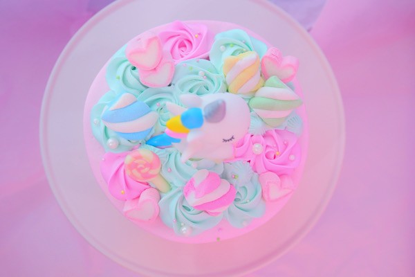 ユニコーン】マシュマロケーキ（Milkymoco） | Cake.jp