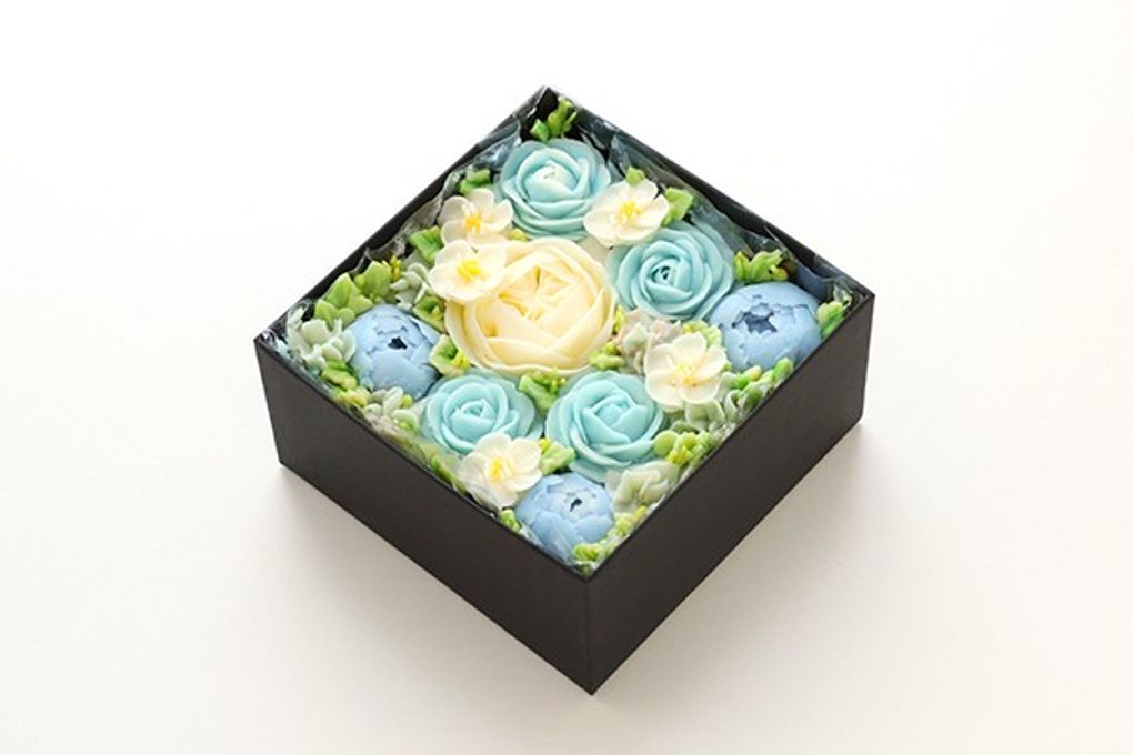 『食べられるお花のケーキ』Charmant Blue ボックスフラワーケーキ 2