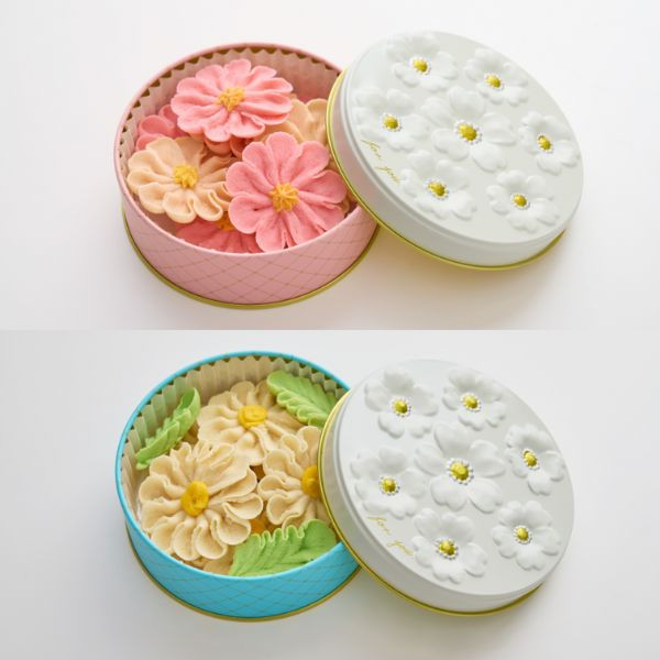 特別ギフトに】お花のぼうろ ーコスモス＆マーガレットー （専用クリアケース/リボンラッピング付）（Flower Picnic Cafe  -Hakodate-） | Cake.jp