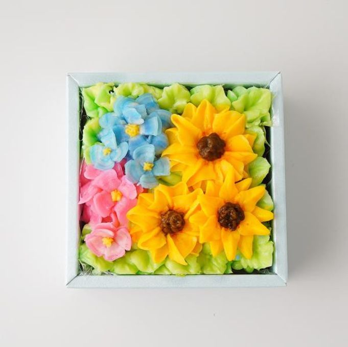 食べられるお花のボックスフラワーケーキ【ヒマワリコレクション】 2