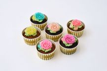 【特別ギフトに】✿食べられるお花のカップケーキ＜6個セット＞ 2