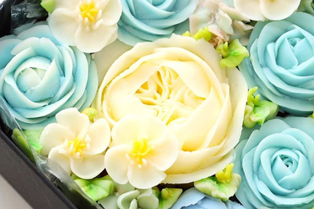 『食べられるお花のケーキ』Charmant Blue ボックスフラワーケーキ 4