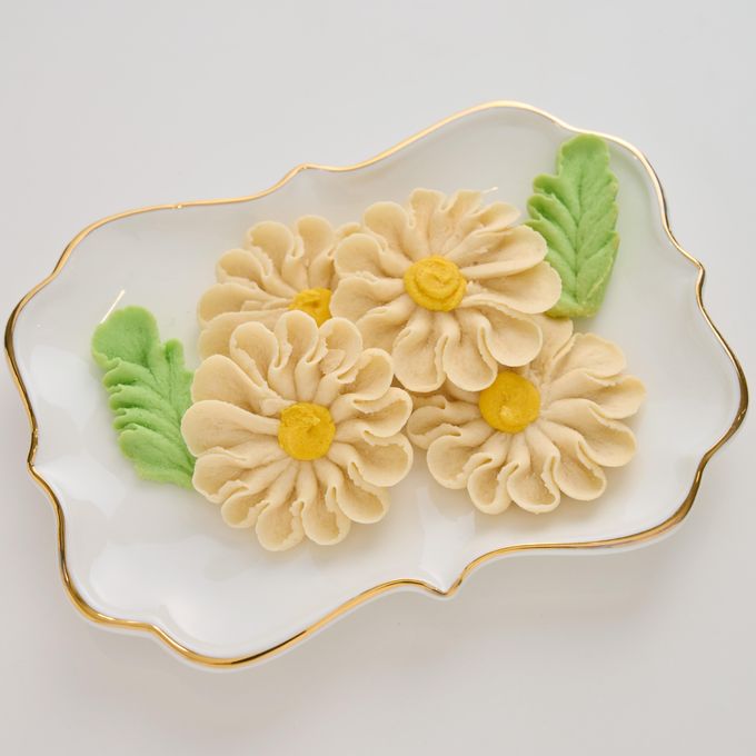 【特別ギフトに】お花のぼうろ ーコスモス＆マーガレットー （専用クリアケース/リボンラッピング付） 【紙袋付き】お歳暮2025 6