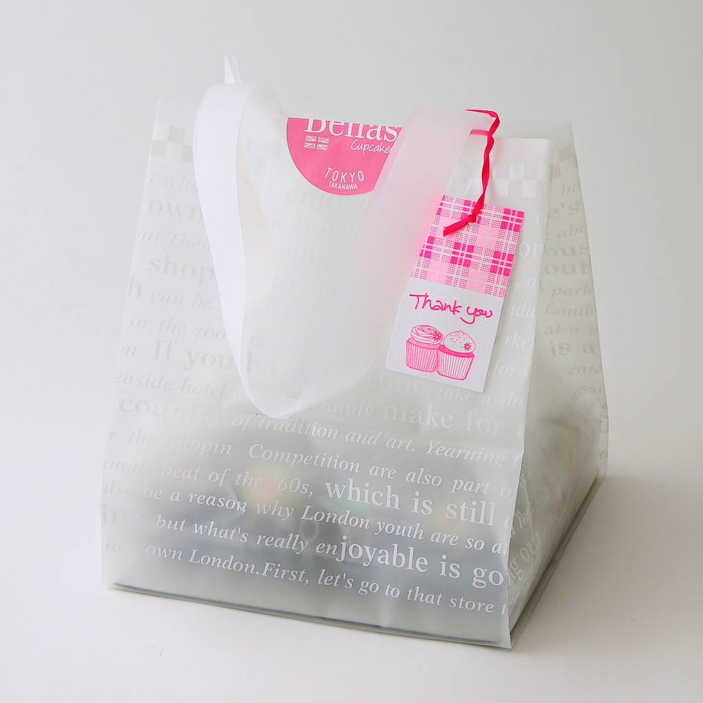 ミュウミュウ 新品ホリデー クリスマス 限定 ギフトボックス付き