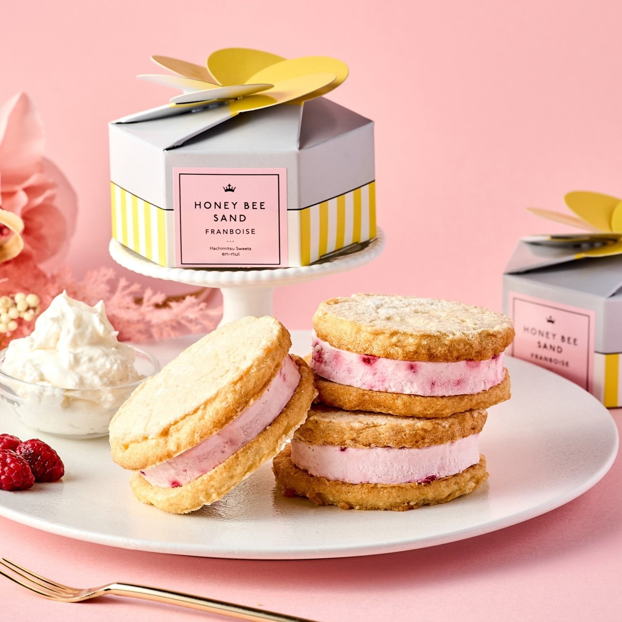 HONEY BEE SAND フランボワーズ （HACHIMITSU SWEETS en-nui） | Cake.jp