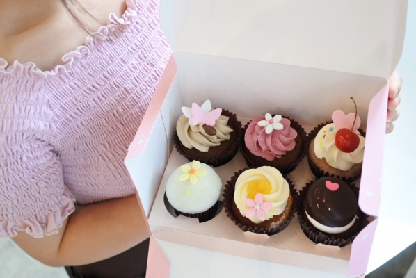 バースデー クリームカップケーキ 6個入 誕生日プレゼント（N.Y.
