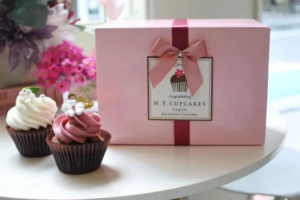 当店ベストセラー２種のマカロンカップケーキ入ホワイトデー限定Box   9