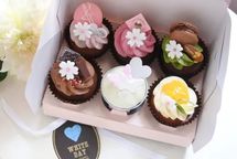 当店ベストセラー２種のマカロンカップケーキ入ホワイトデー限定Box   2