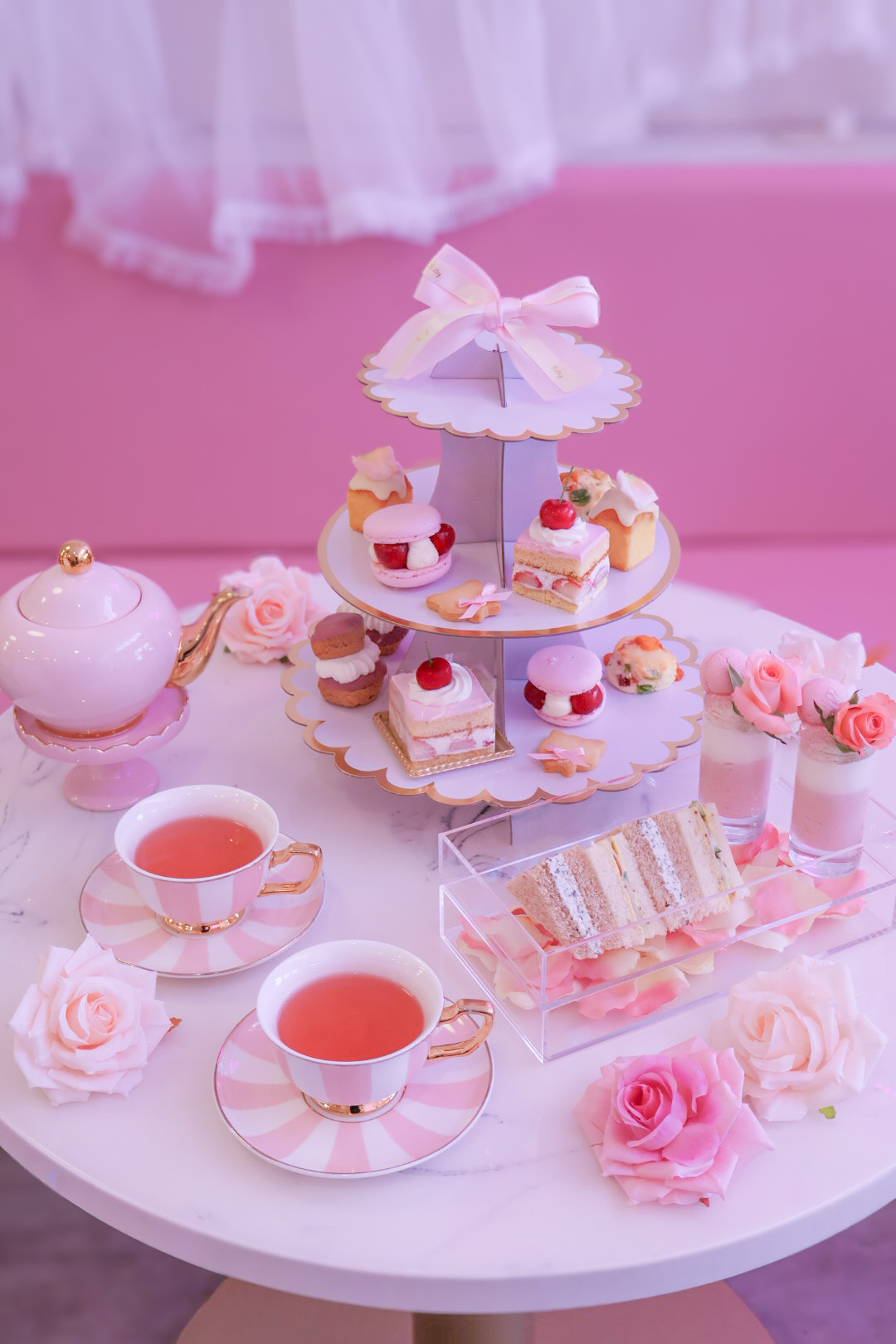 おうちアフタヌーンティー【Kitty Afternoontea ~pink rose~】（KITTY SWEETS） | Cake.jp