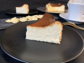 ★季節限定★ホワイトチョコレートバスクチーズケーキ◆バレンタインやホワイトデー◆☆誕生日やバースデーケーキや記念日プレゼントやお祝いギフトにも♪