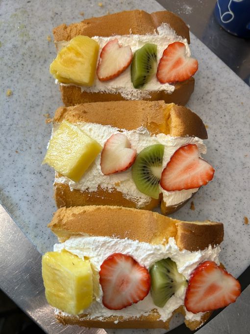 ハート苺入りフルーツクリームサンドシフォン6個セット バレンタイン2026 ホワイトデー2026 2