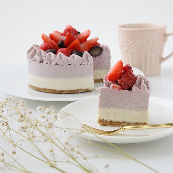 グルテンフリー ヴィーガンイチゴ＆ブルーベリーRAWケーキ 12cm《ヴィーガンスイーツ・ヴィーガンケーキ》 2