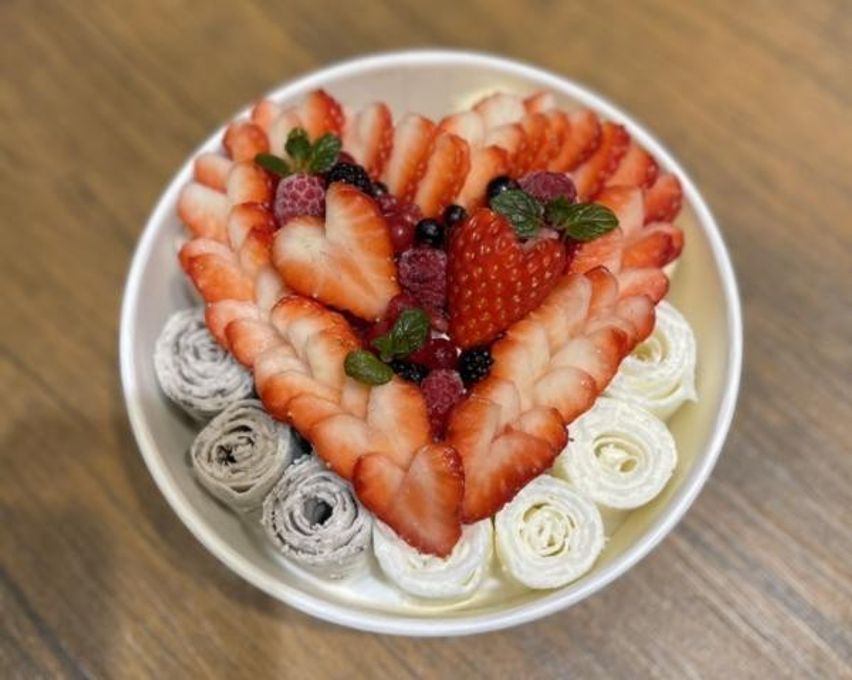 バレンタインロールアイスケーキ 1