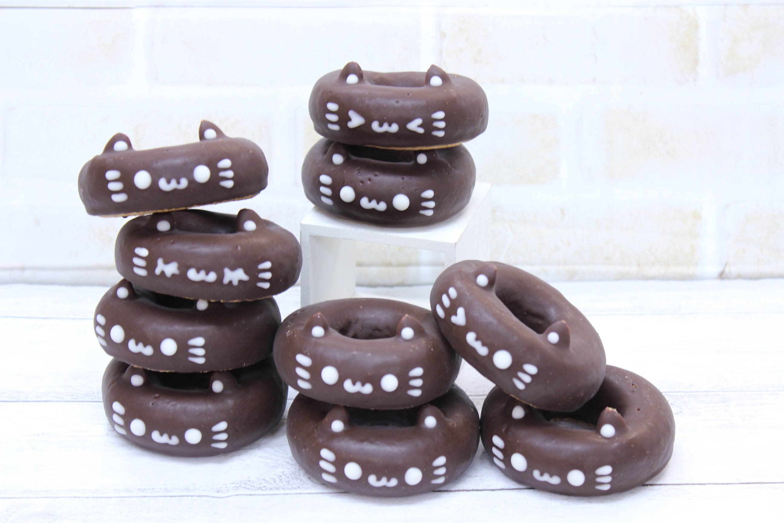 満月様お取り置きです。Ｎｏ．872 ハート レジン ドーナツ スイーツ 黒猫 黒猫ギフトセット】個包装/10個入り（イクミママのどうぶつドーナツ