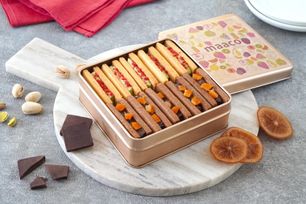 ピスタチオホワイト＆オレンジショコラのクッキーサンド缶  バレンタイン2026