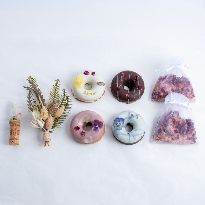 【gmgm】リースフィナンシェ４個・バスソルト２個・ミニスワッグ・お花のコルクマグネットのセット 1