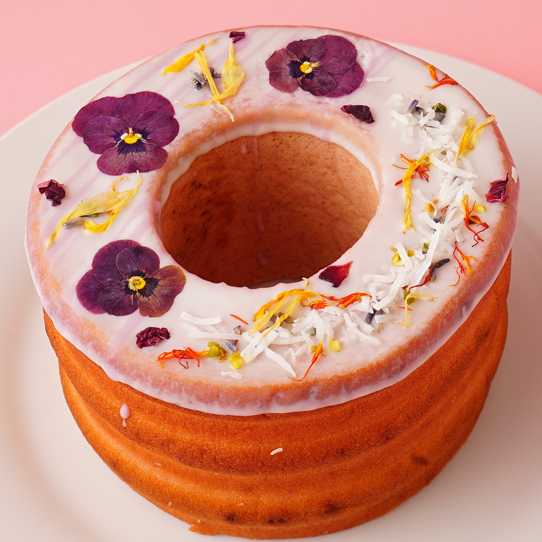 贈り物に!】お花のいちごバウムとドライフラワー・ミニスワッグ