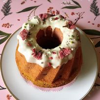 季節のクグロフケーキ 桜まっちゃ味