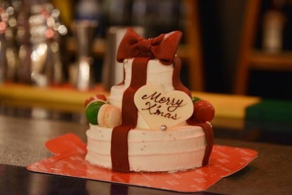 豪華3段ケーキ プレゼントケーキ（マカロン付き） 5号 クリスマス2021  1