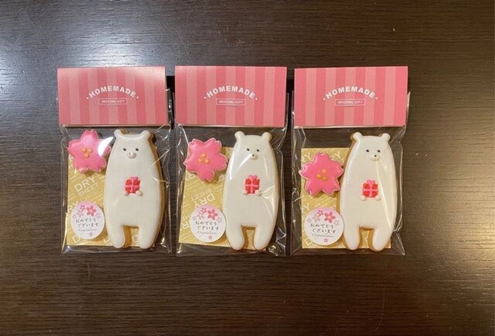 白くまクッキー×桜クッキー（おめでとうございます シール付き） 1