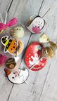 カラフルでかわいいハロウィンキャラクターのカード付き 1