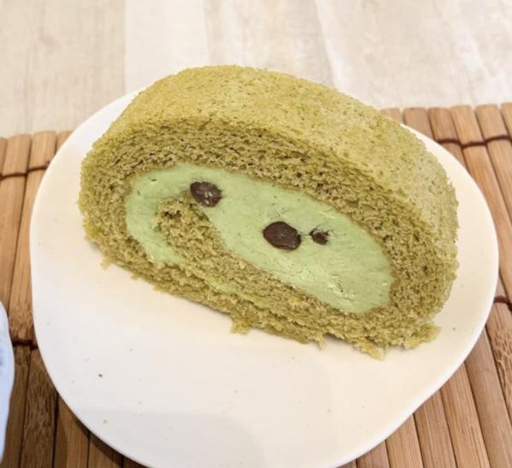 【送料無料】グルテンフリー米粉の丹波茶ロールケーキ 3