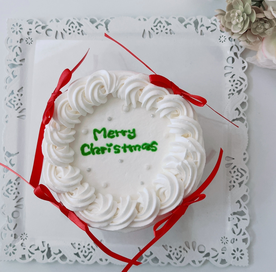 リボンが付いたクリスマスケーキ 4号 クリスマス2025（La vie en Rose