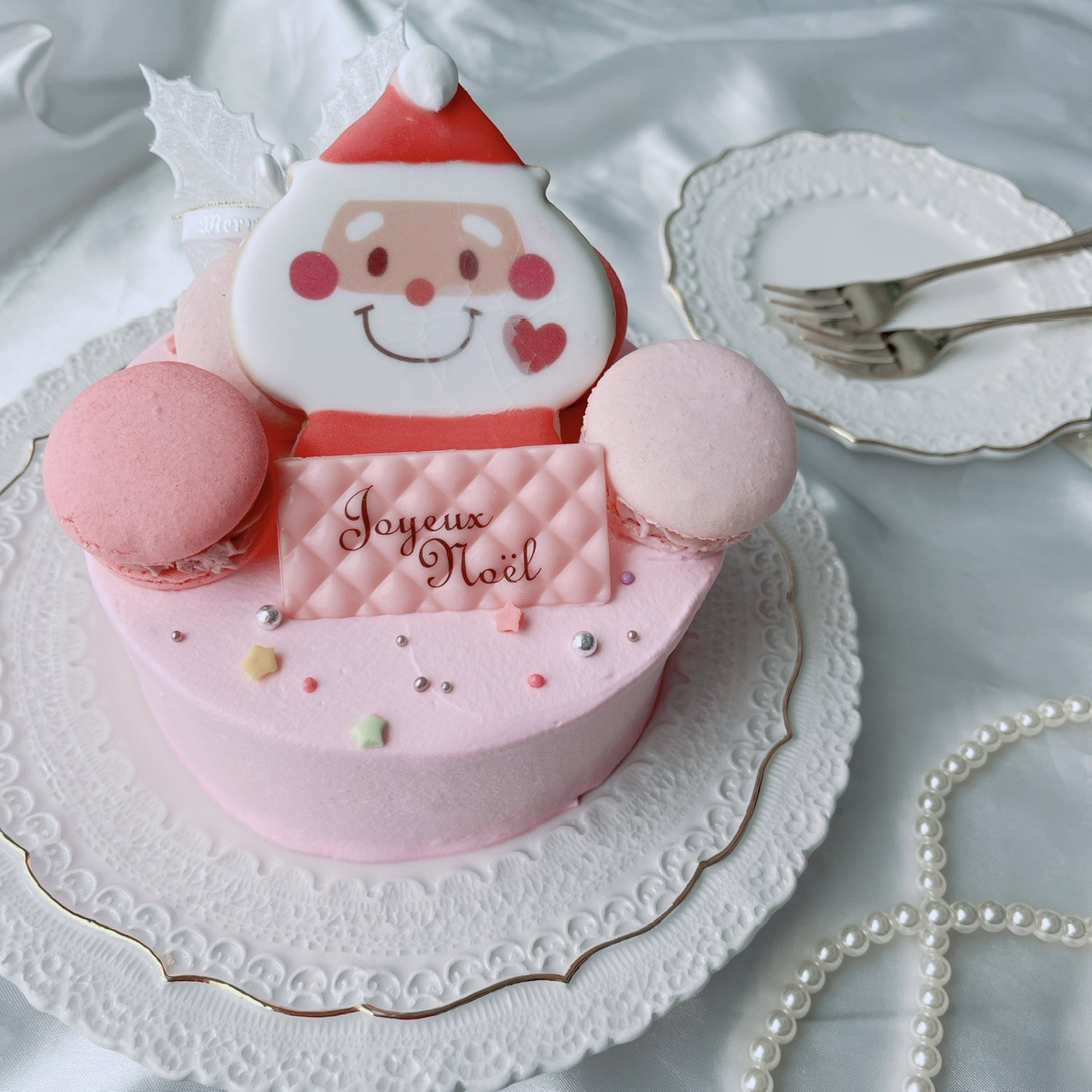 クリスマスサンタクッキーとマカロンケーキ 4号 （La vie en Rose） | Cake.jp