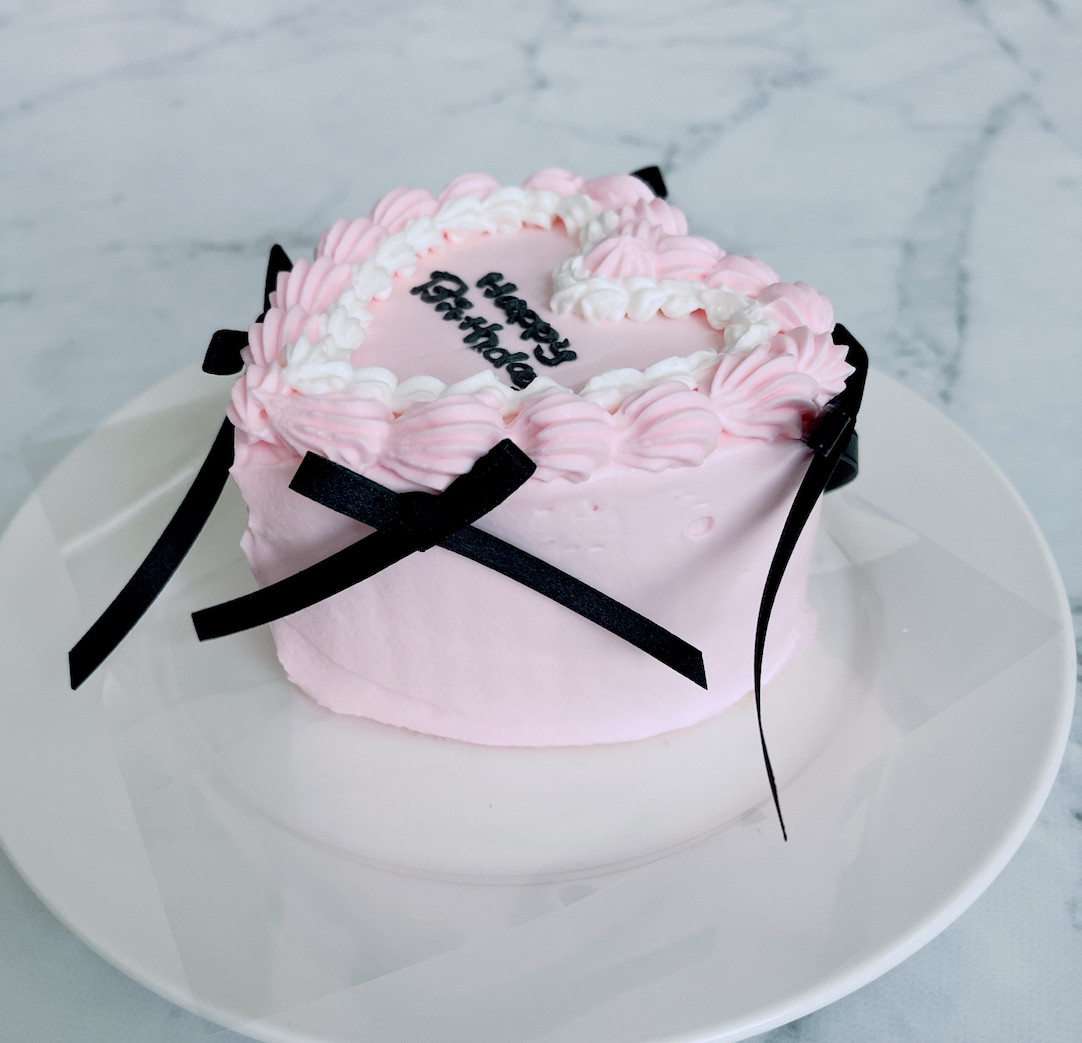 バースデーケーキハート型アクアマリンリボンホールケーキケーキスタンド付き バースデーケーキハート型アクアマリンリボンホールケーキケーキ